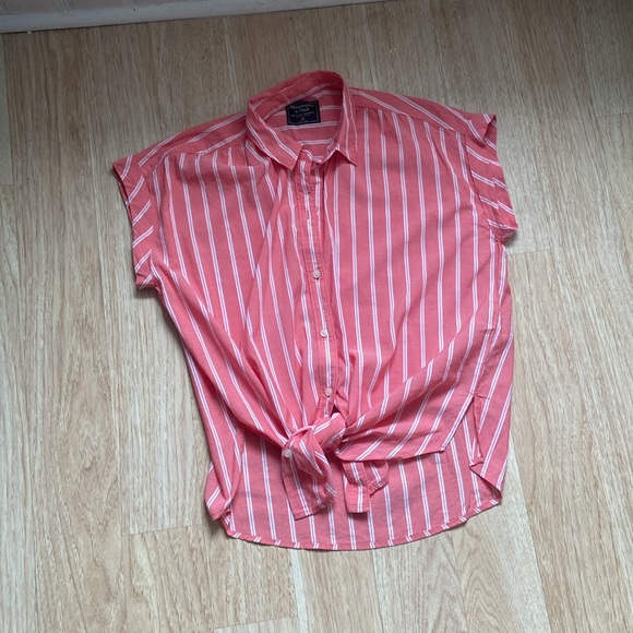 Abercrombie & Fitch Women’s Pink White Short Sleeve Button-Down Shirt Size XS - Picture 1 of 9